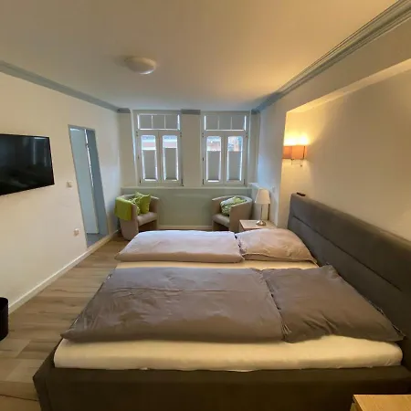 Altstadt*wohnung 80qm*5 Schlafplaetze* Apartment